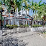 Amplia habitación con vista al mar y baño privado