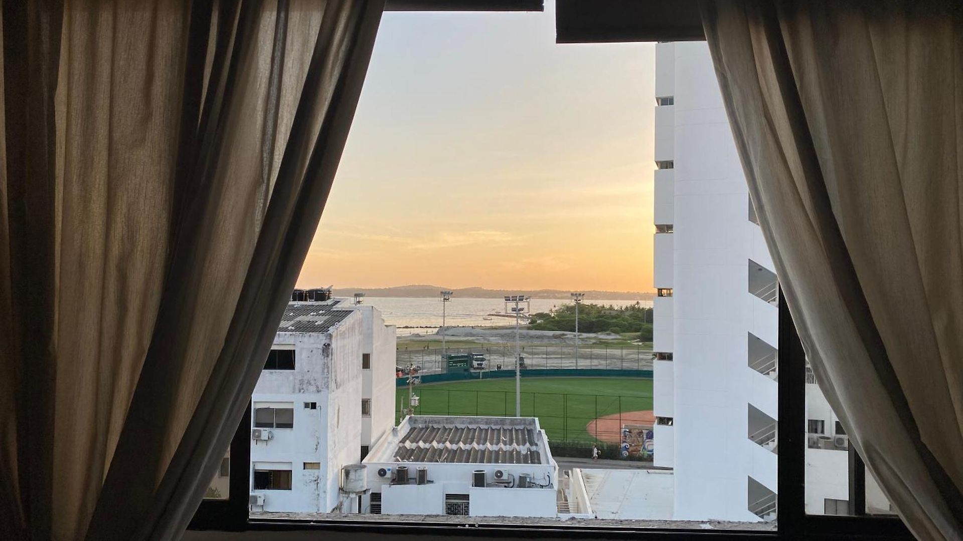 Homestay Amplia Con Vista Al Mar Y Bano Privado