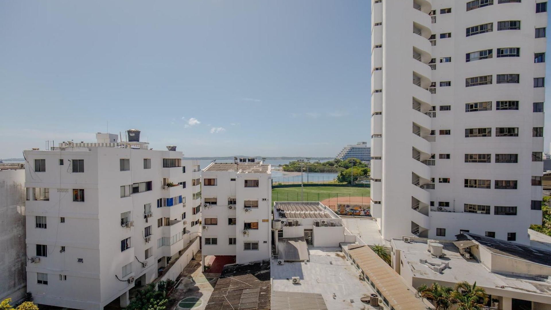 Homestay Amplia Con Vista Al Mar Y Bano Privado *