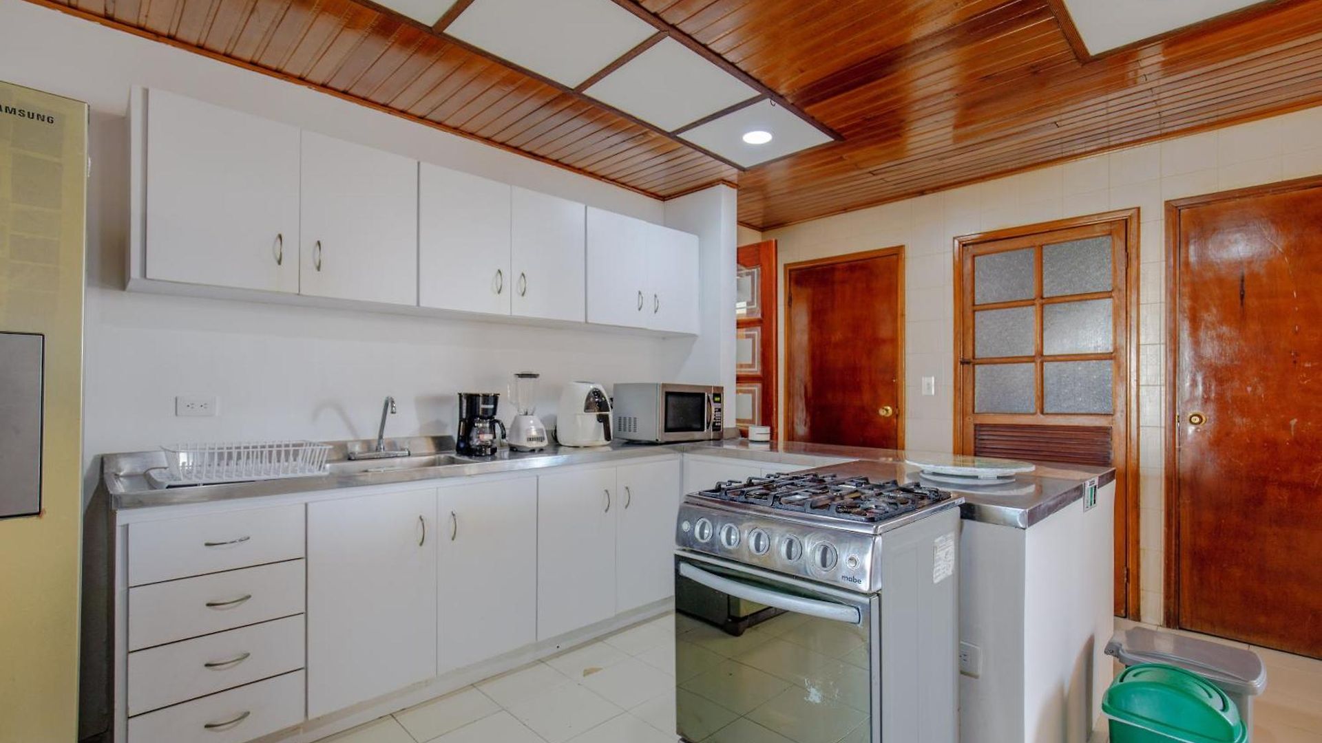Homestay Amplia Con Vista Al Mar Y Bano Privado *