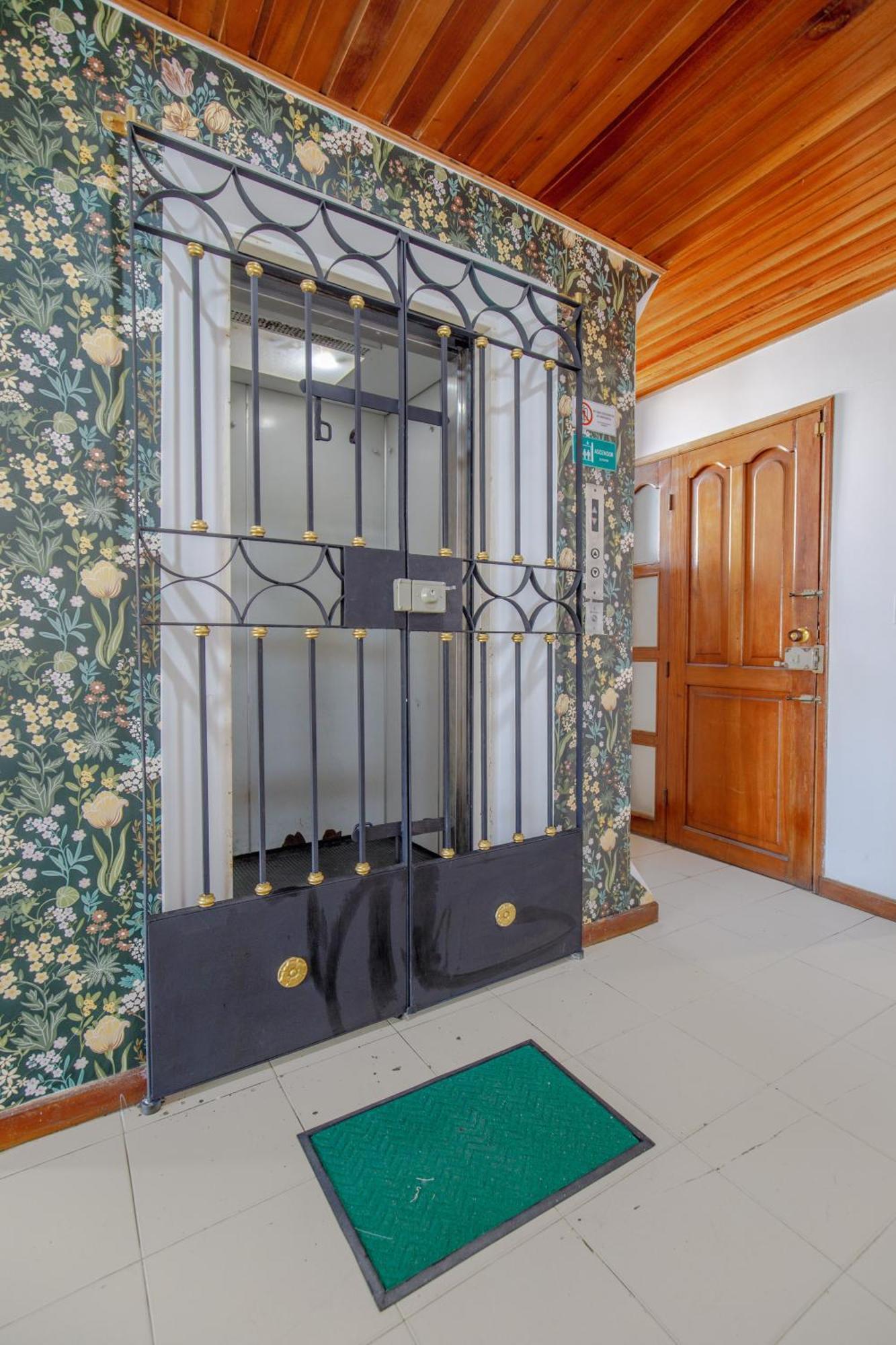 Amplia Habitación Con Vista Al Mar Y Baño Privado Habitación en casa particular