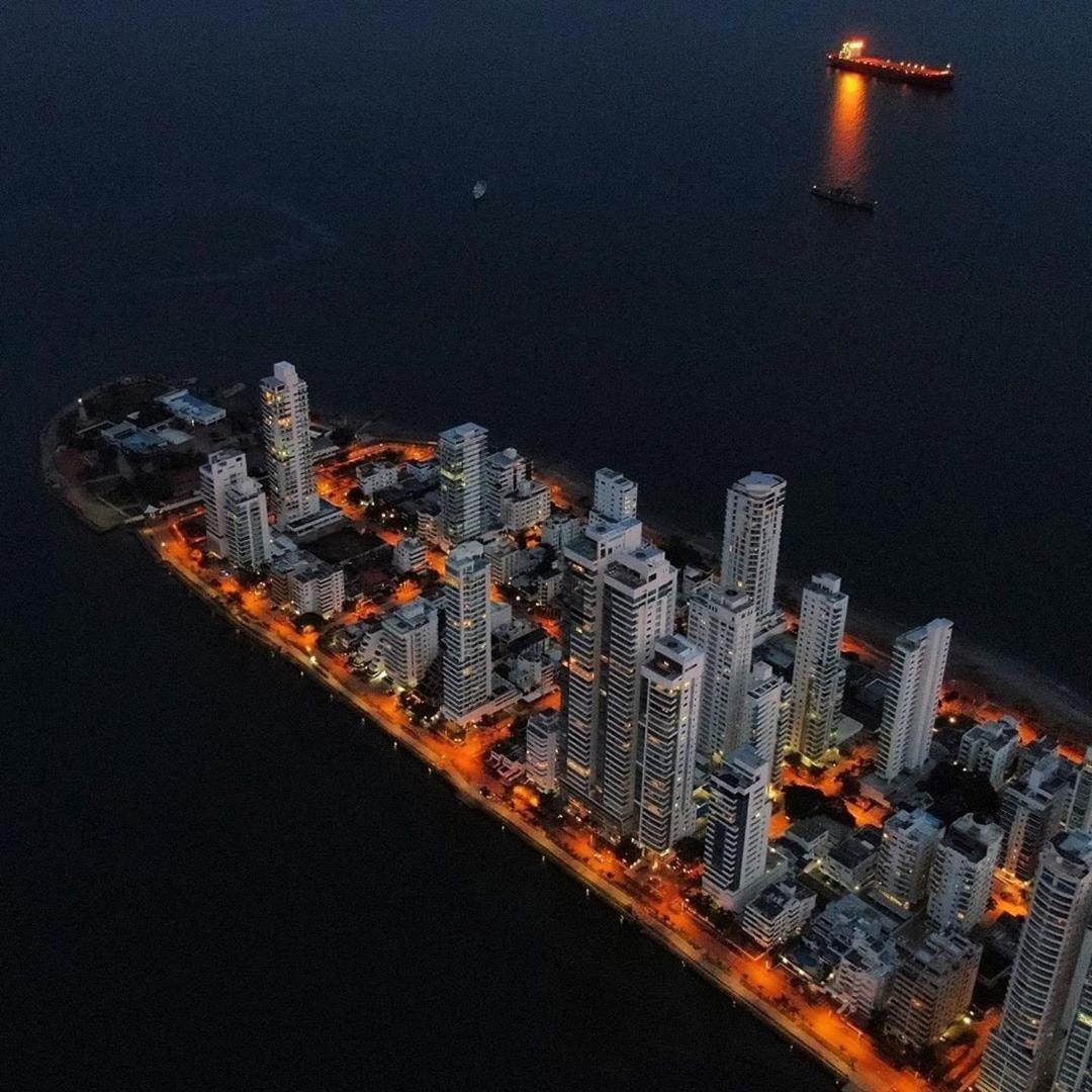 Amplia Habitación Con Vista Al Mar Y Baño Privado Cartagena